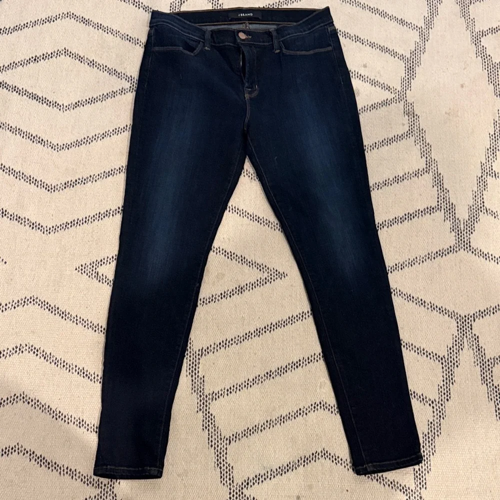 J Brand Dark Wash Women’s Jeans - Classic Slim Fit size 32 - Picture 3 of 9